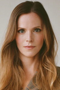 Porträt von Katie Rose Clarke