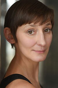 Porträt von Laura Elphinstone