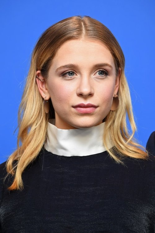 Porträt von Lena Klenke