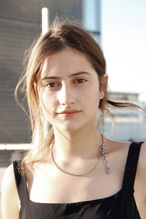 Porträt von Lola Créton