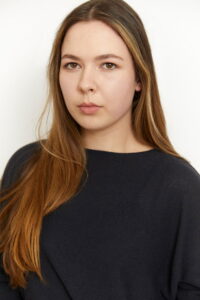 Porträt von Maya Carey
