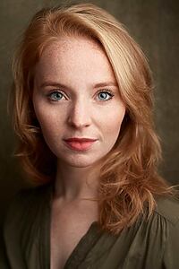Porträt von Michaela Longden