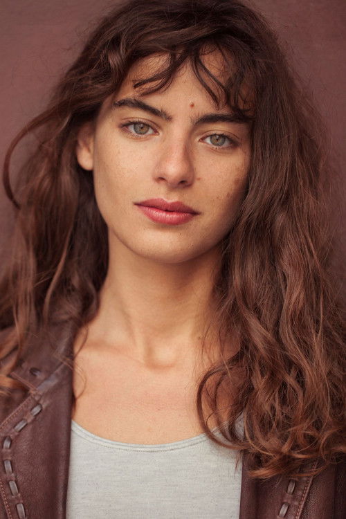 Porträt von Nina Aboutajedyne