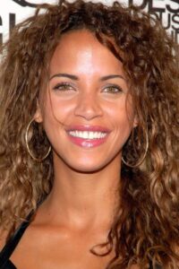 Porträt von Noémie Lenoir