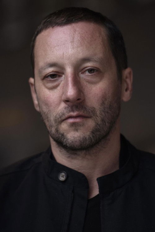 Porträt von Oliver Broumis