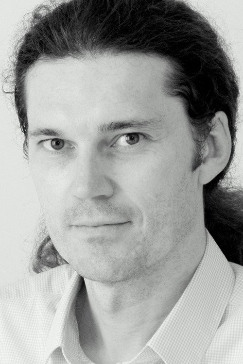 Porträt von Oliver Nommsen