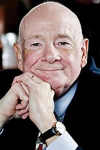 Porträt von Raymond Moody