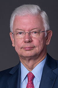 Porträt von Roland Koch