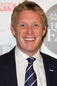 Porträt von Simon Lazenby