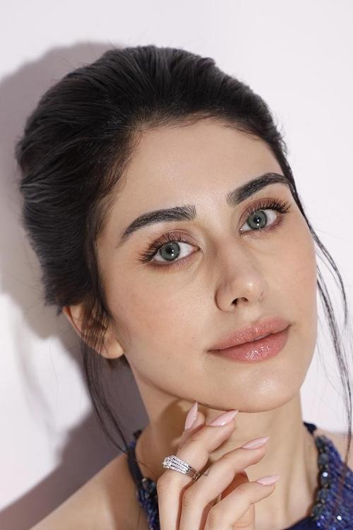 Porträt von Warina Hussain