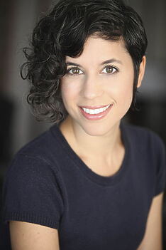 Porträt von Ashly Burch