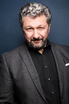 Porträt von Aykut Kayacık