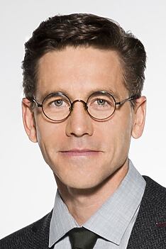 Porträt von Brian Dietzen