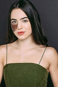 Porträt von Cassandra Naud