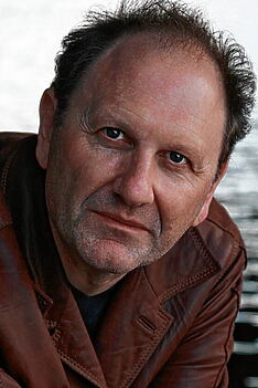 Porträt von Douglas Wolfsperger