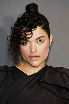 Porträt von Eve Harlow