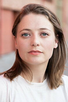 Porträt von Hanna Plaß