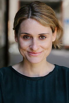 Porträt von Julia Becker
