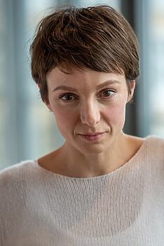 Porträt von Julia Koschitz