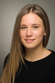 Porträt von Lydia-Maria Emrich