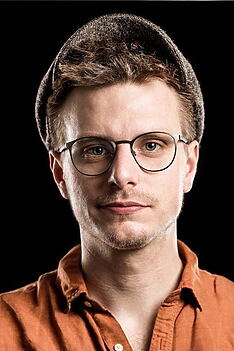 Porträt von Moritz Neumeier