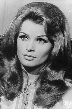Porträt von Senta Berger