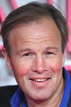 Porträt von Tom Bradby