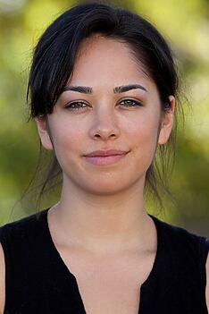 Porträt von Chloe Okuno
