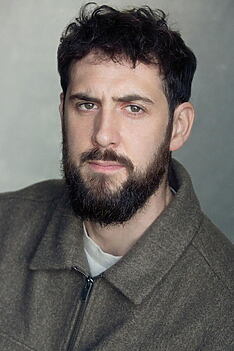 Porträt von Elliot Benn