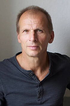 Porträt von Jens-Uwe Bogadtke