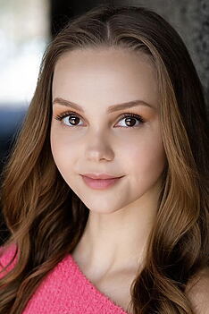 Porträt von Savannah Lee Nassif