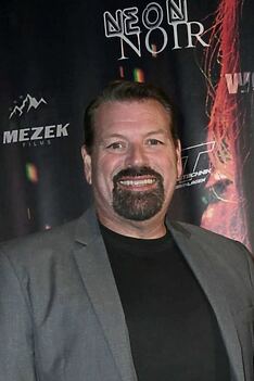 Porträt von BJ Mezek