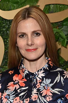 Porträt von Louise Brealey