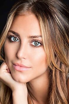 Porträt von Cassie Scerbo