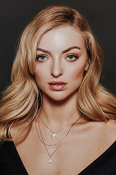Porträt von Francesca Eastwood