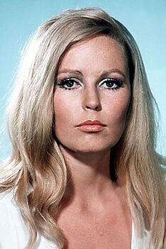 Porträt von Veronica Carlson